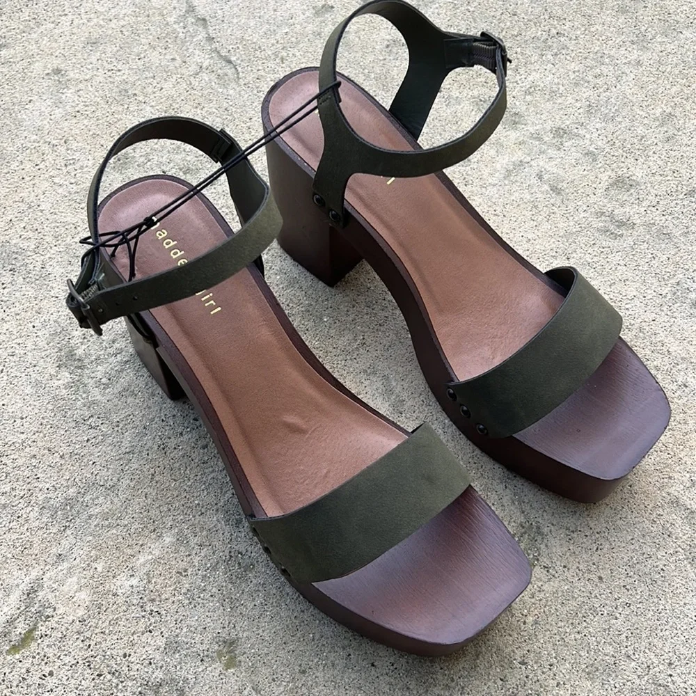 Madden Girl Dean Wooden Platform Sandal Green Women's Size 11 NWOT
